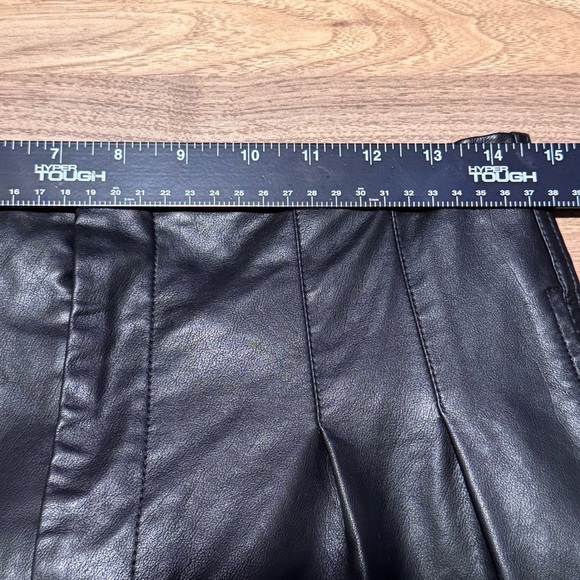 Free People Black Faux Leather Size 10 Pleated Front Trouser Pants Pockets Edgy - Picture 7 of 9